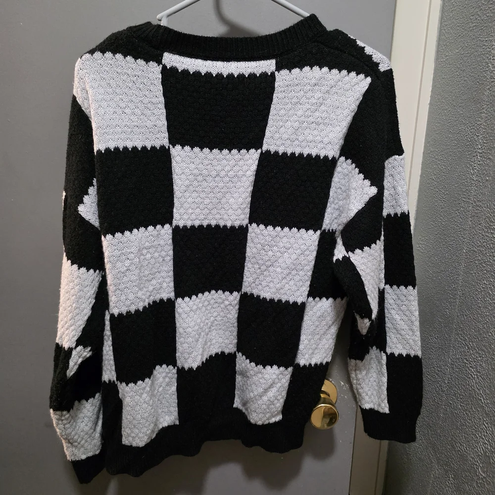 Wild Fable Monochrome Checkered Sweater - Picture 3 of 3